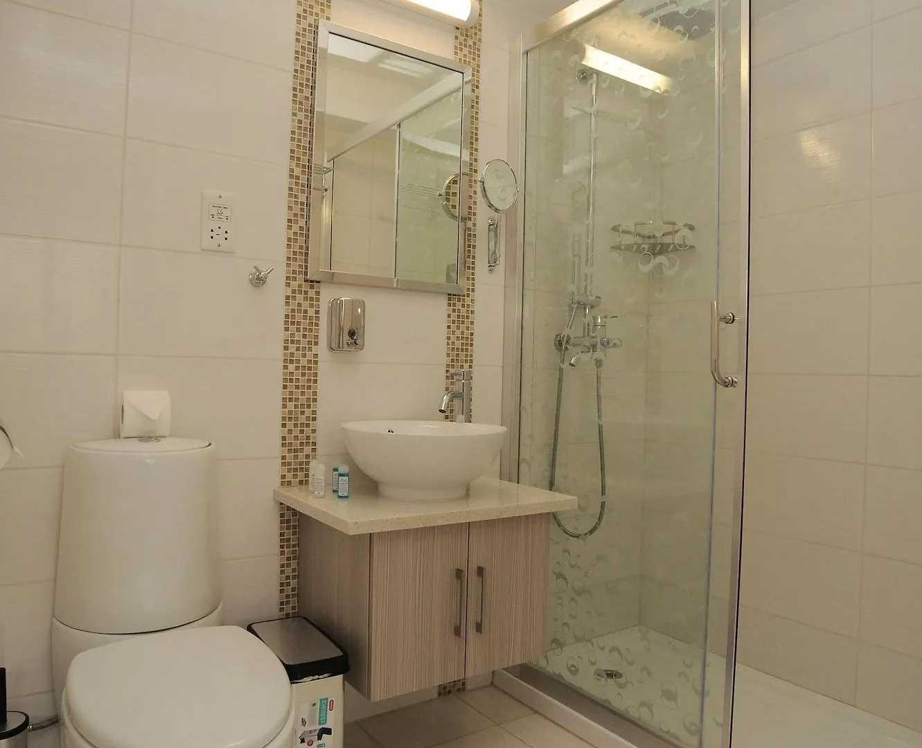Frixos Suites Hotel Apartments Larnaca
