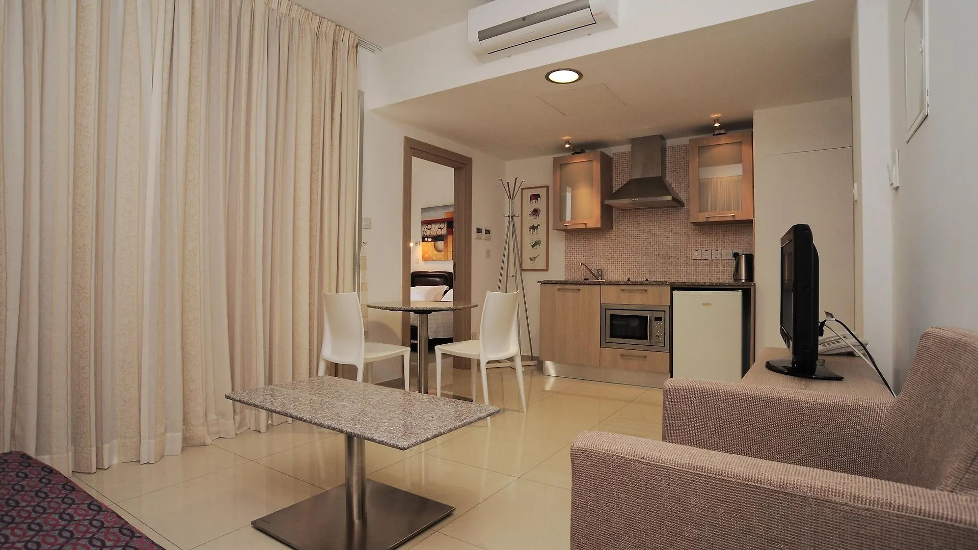 Frixos Suites Hotel Apartments Larnaca Aparthotel