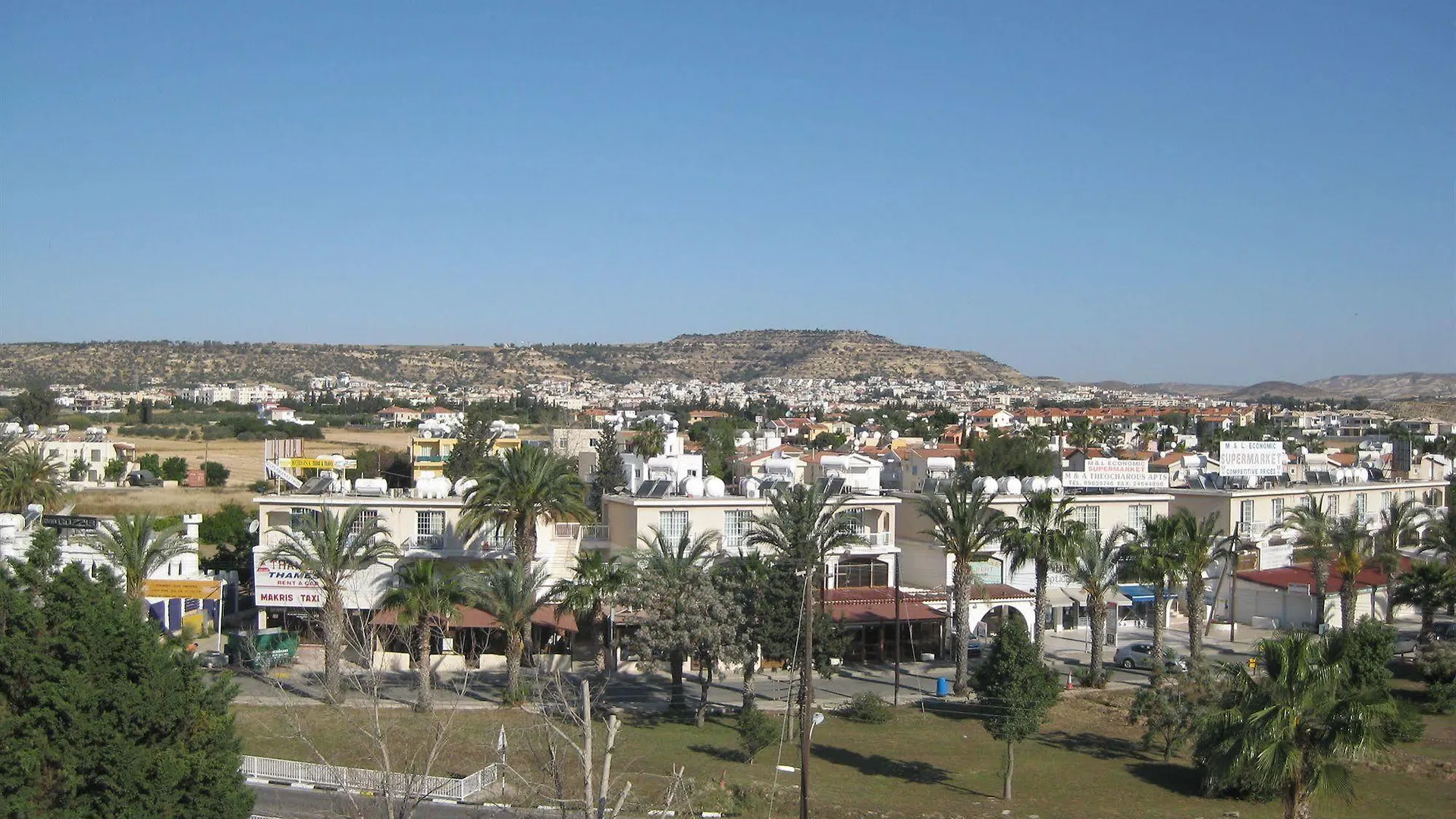 Frixos Suites Hotel Apartments Larnaca