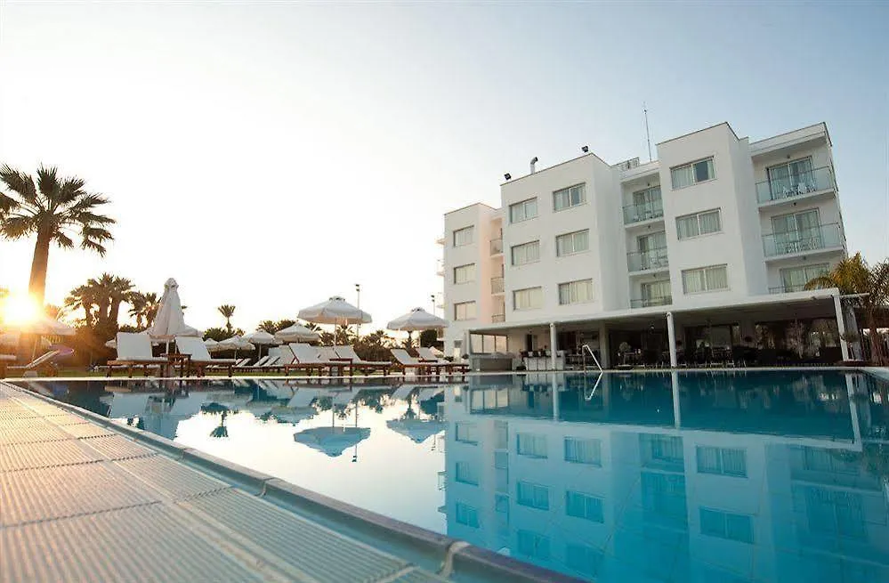 Frixos Suites Hotel Apartments Larnaca