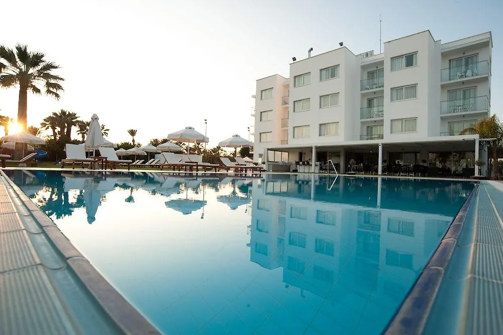 Апарт-отель Frixos Suites Hotel Apartments Ларнака